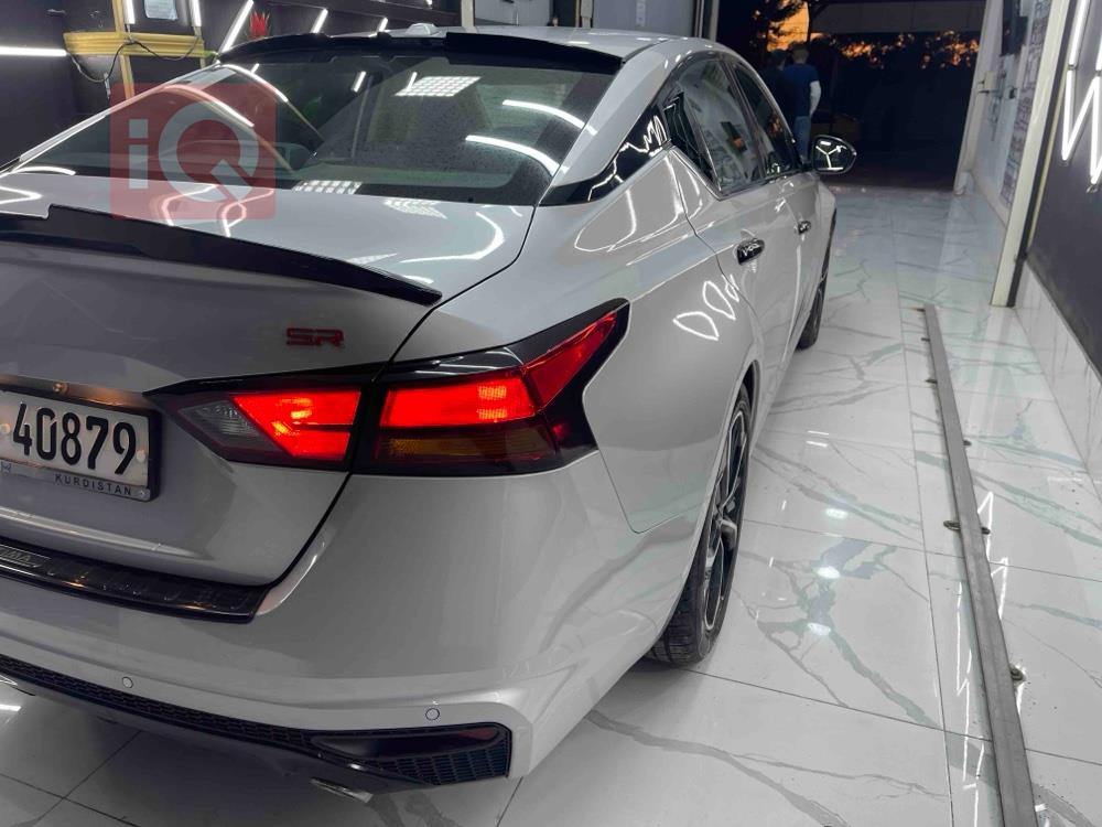 نيسان ألتيما